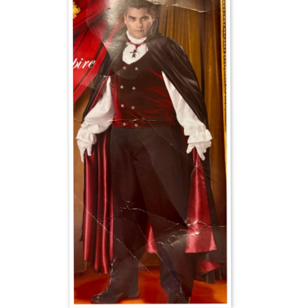 Incharacter Gothic Vampire Costume